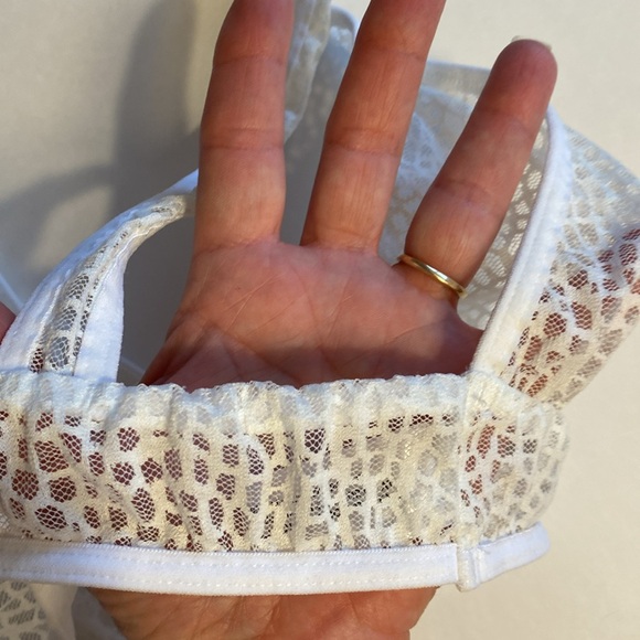 Underbares New Everyday Comfort Bra Wintr White, Elastic all around Stretch Lace - Picture 7 of 14